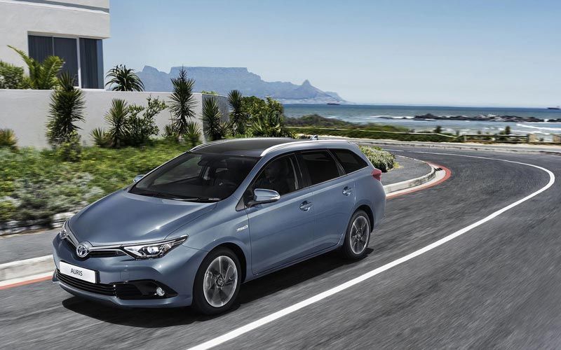 TOYOTA AURIS AT (3)