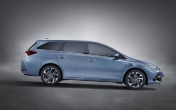 Toyota Auris AT (3) 